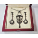 Sk1423 - Secesní koliér s náušnicemi