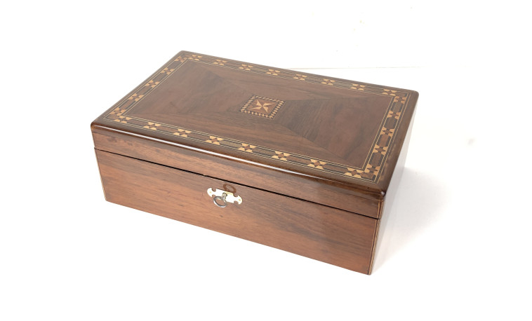 Sk2028 - Šperkovnice