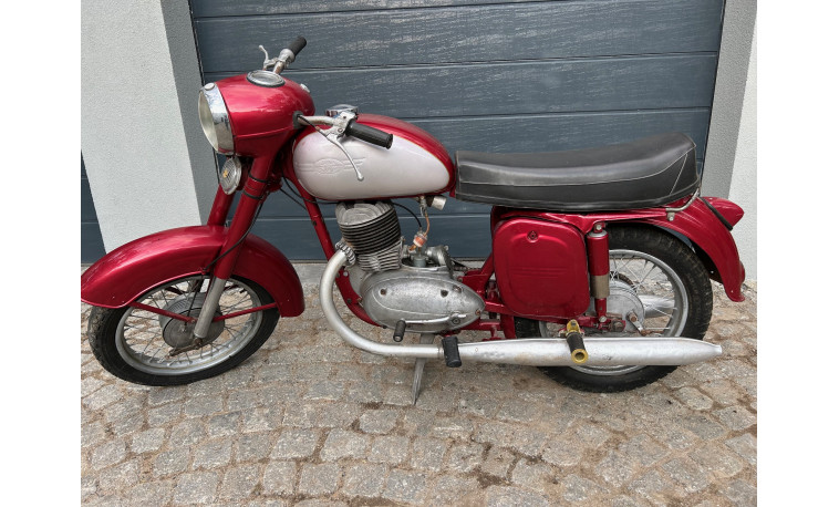 Motocykl Jawa 250 (vývozní)